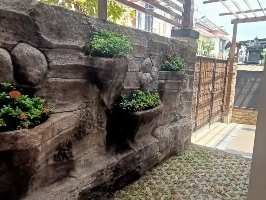 Dijual Rumah Siap Huni di Lokasi Strategis - Semi-Furnished! - Image 10 of 10