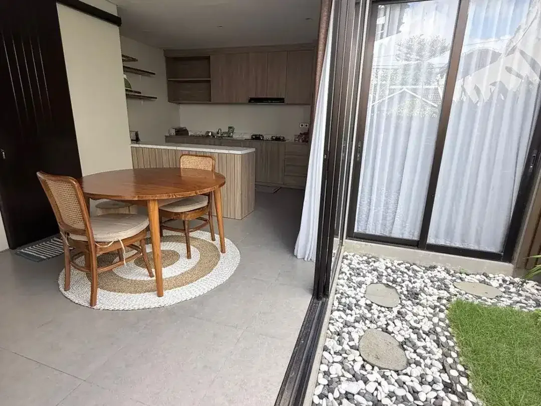 DIJUAL RUMAH SEMI VILLA STRATEGIS – PURI GADING, JIMBARAN - Image 2 of 10