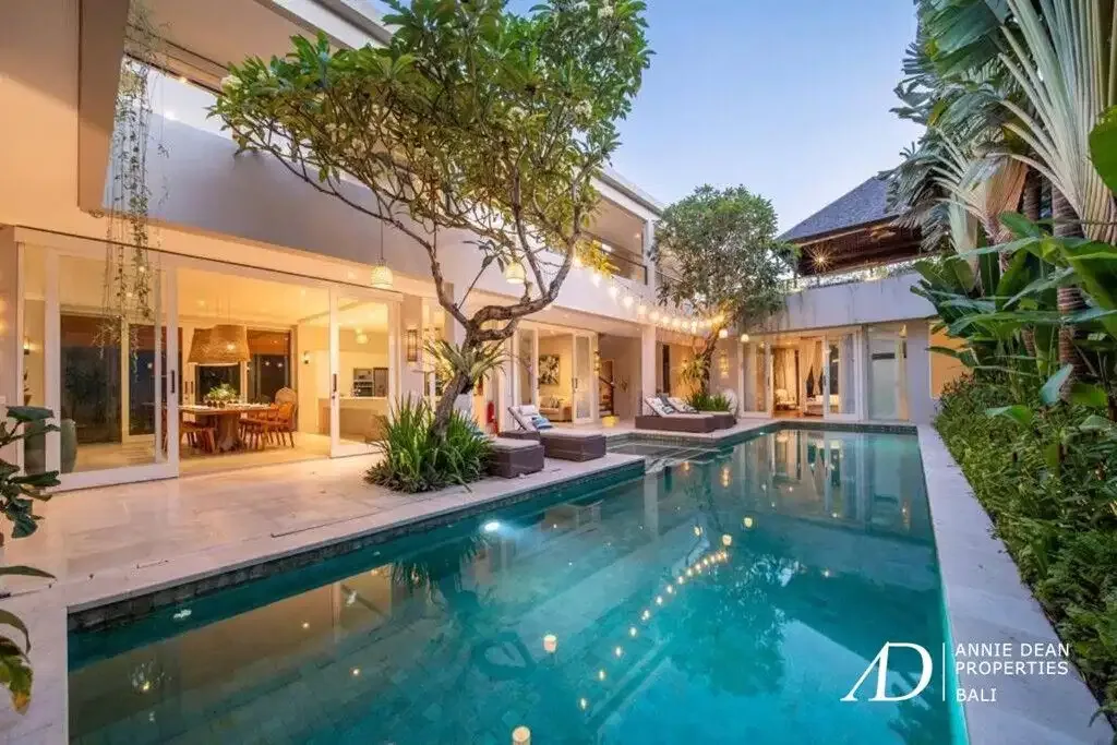 LEASEHOLD | 4-BEDROOM VILLA IN PRIME BERAWA, WALK TO THE BEACH - Image 1 of 10