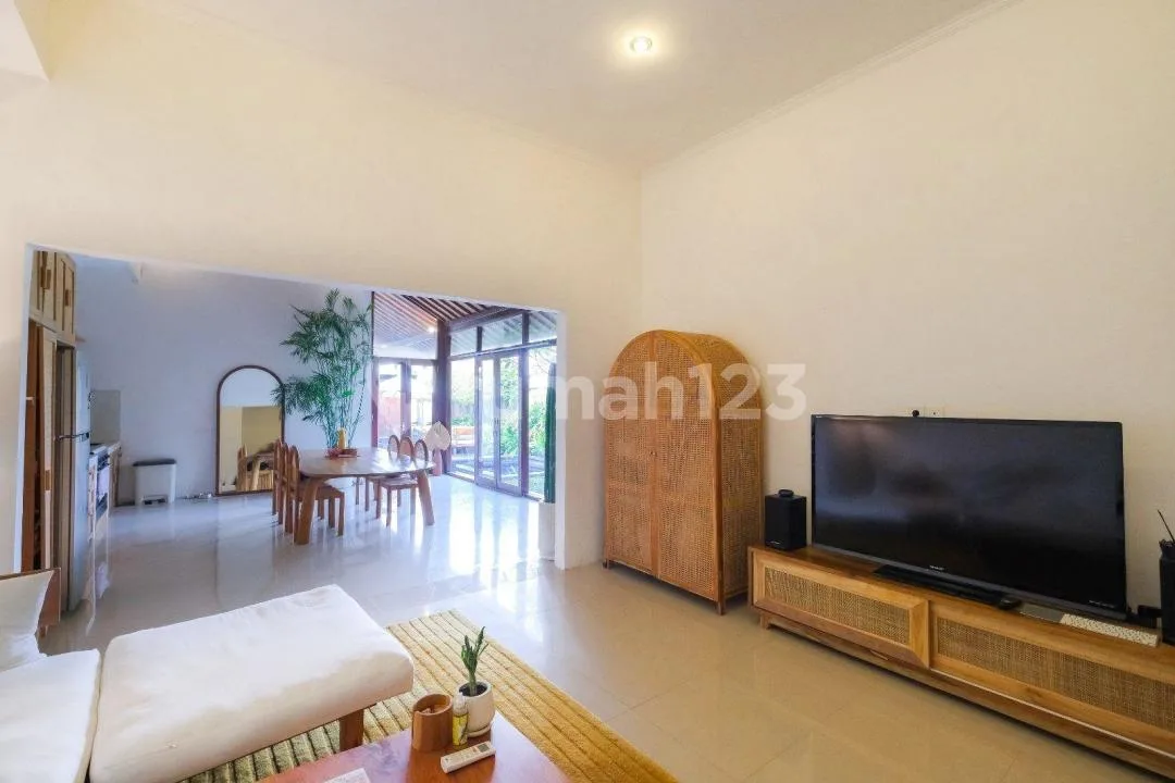 Spacious 3-Bedroom Private Sanctuary In Umalas 1 - Image 4 of 4