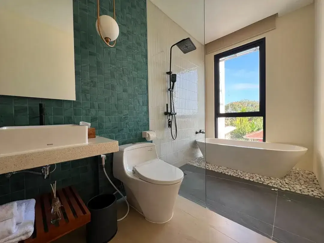 MODERN TROPICAL VILLA FOR SALE - Image 7 of 10