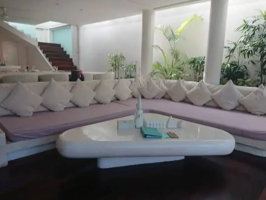 LUXURY VILLA BEACH FRONT SEMINYAK BALI. - Image 7 of 10