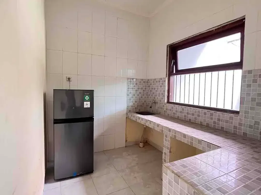 Disewakan Rumah 2 lantai siap huni, Renon - Image 6 of 10