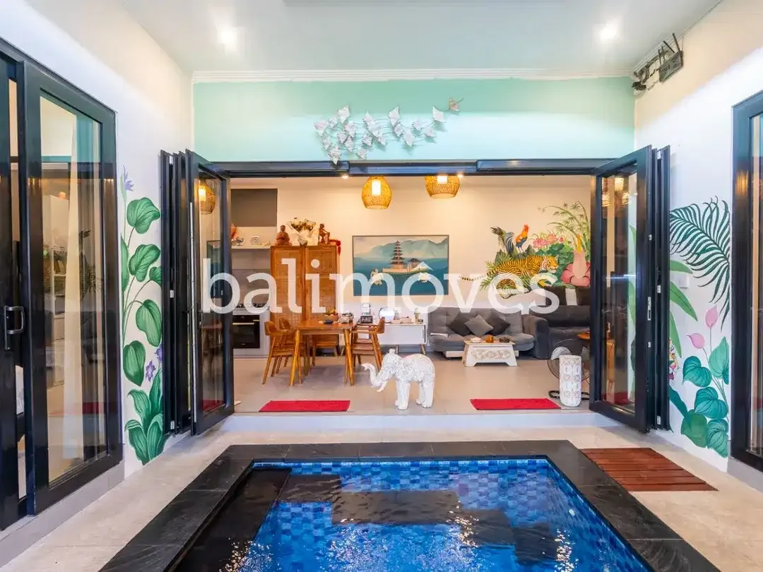 Vila Dua Kamar Tidur yang Indah di Tepi Pantai Sanur - Image 1 of 10