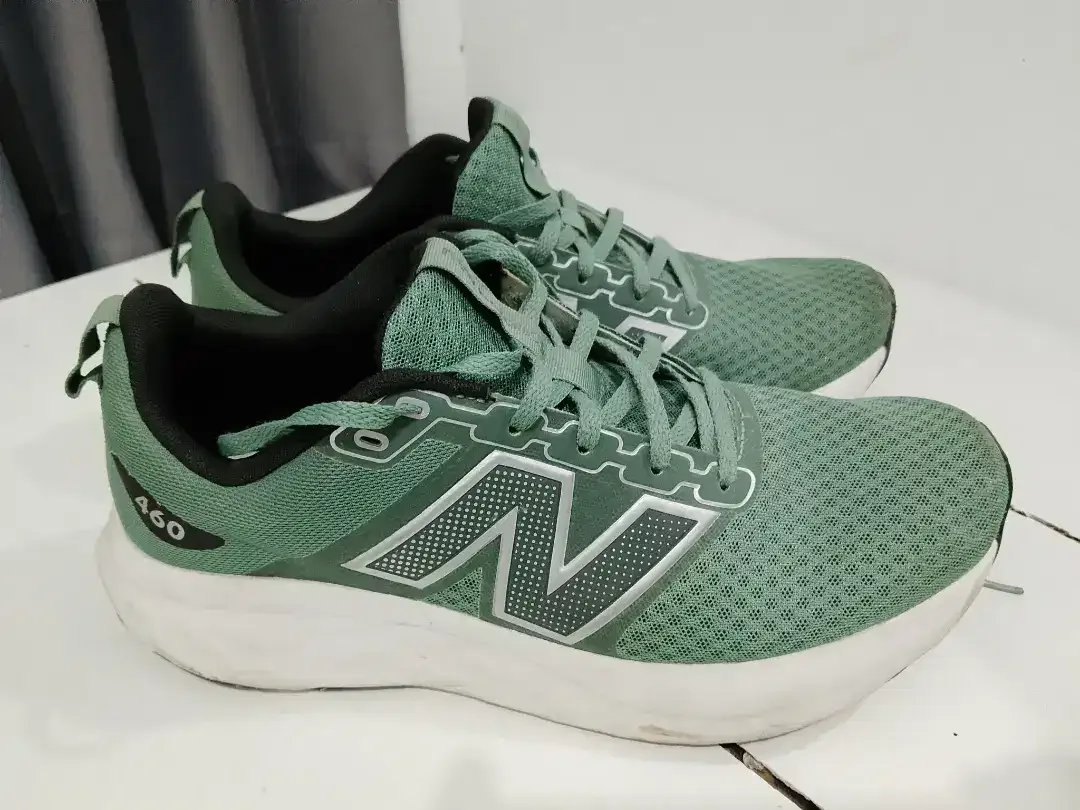 di jual Sepatu new balance ORI 100% size 43/44 - Image 3 of 4