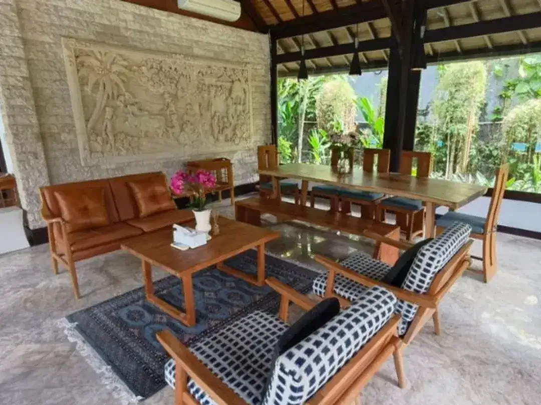 VILLA SPACIOUS GARDEN WITH 5 BEDROOM IN UMALAS KEROBOKAN BADUNG - Image 5 of 10