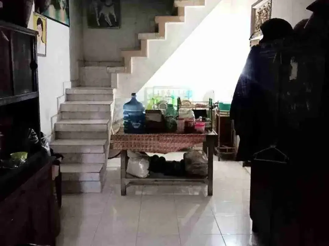 Di jual rumah second 1 setengah lantai berlokasi sangat strategis jalan aseman canggu deket brawa - Image 4 of 10