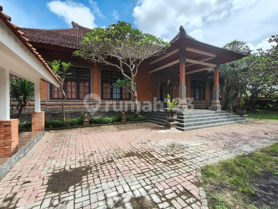 Jual Cepat Tanah Pinggir Jalan Utama Bonus Bangunan Siap Huni, di Kemenuh, Dekat ke Central Ubud - Image 2 of 4