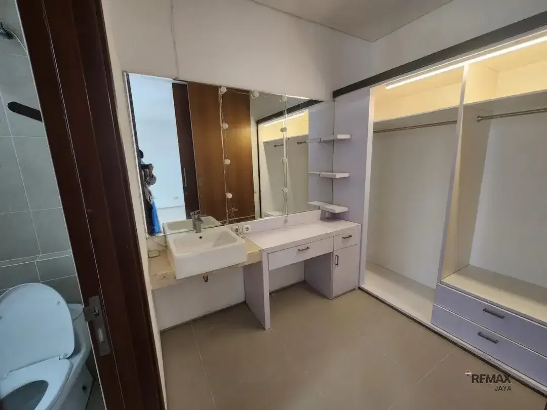 Rumah 2 Lantai non furnished Dijual, di Citraland Denpasar Utara - Image 6 of 10