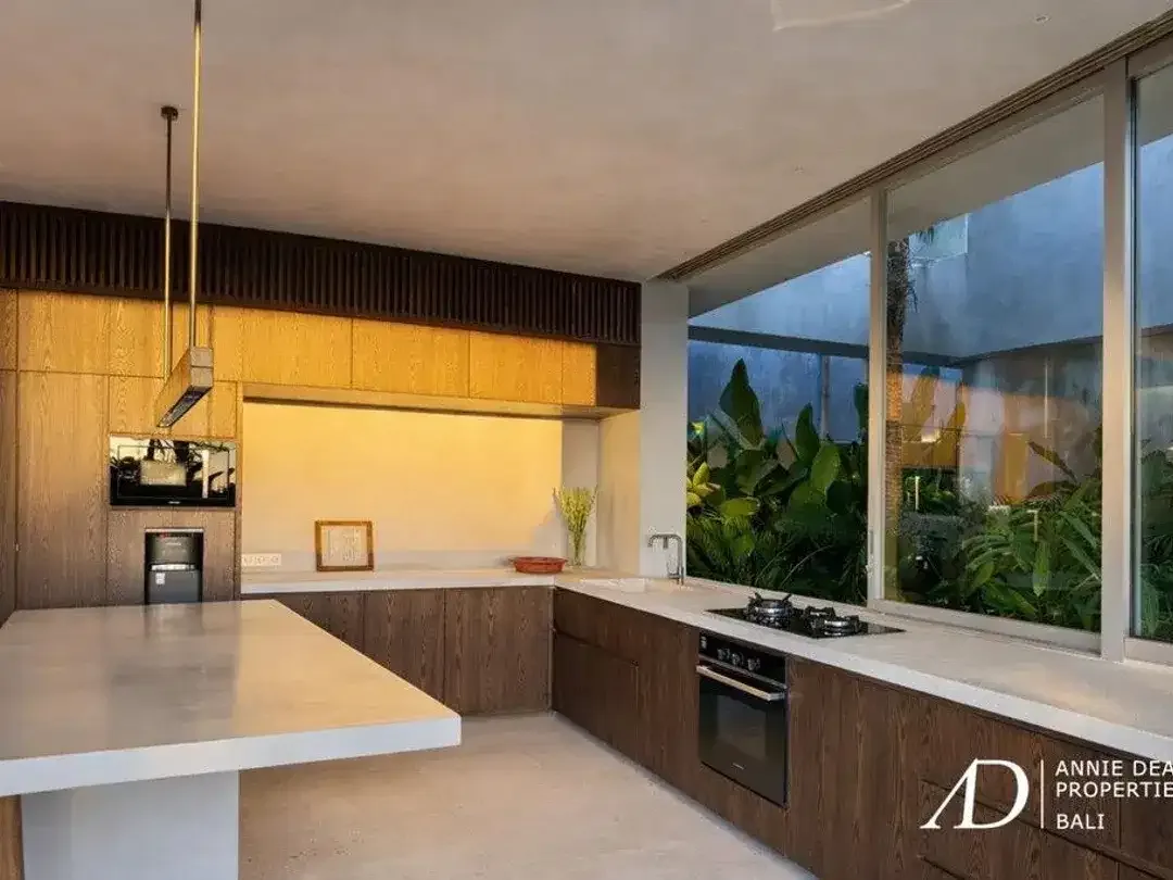 LEASEHOLD | MINIMALIST TROPICAL BRUTALIST VILLA WITH RICE FIELD VIEWS IN BUDUK, CANGGU - Image 9 of 10