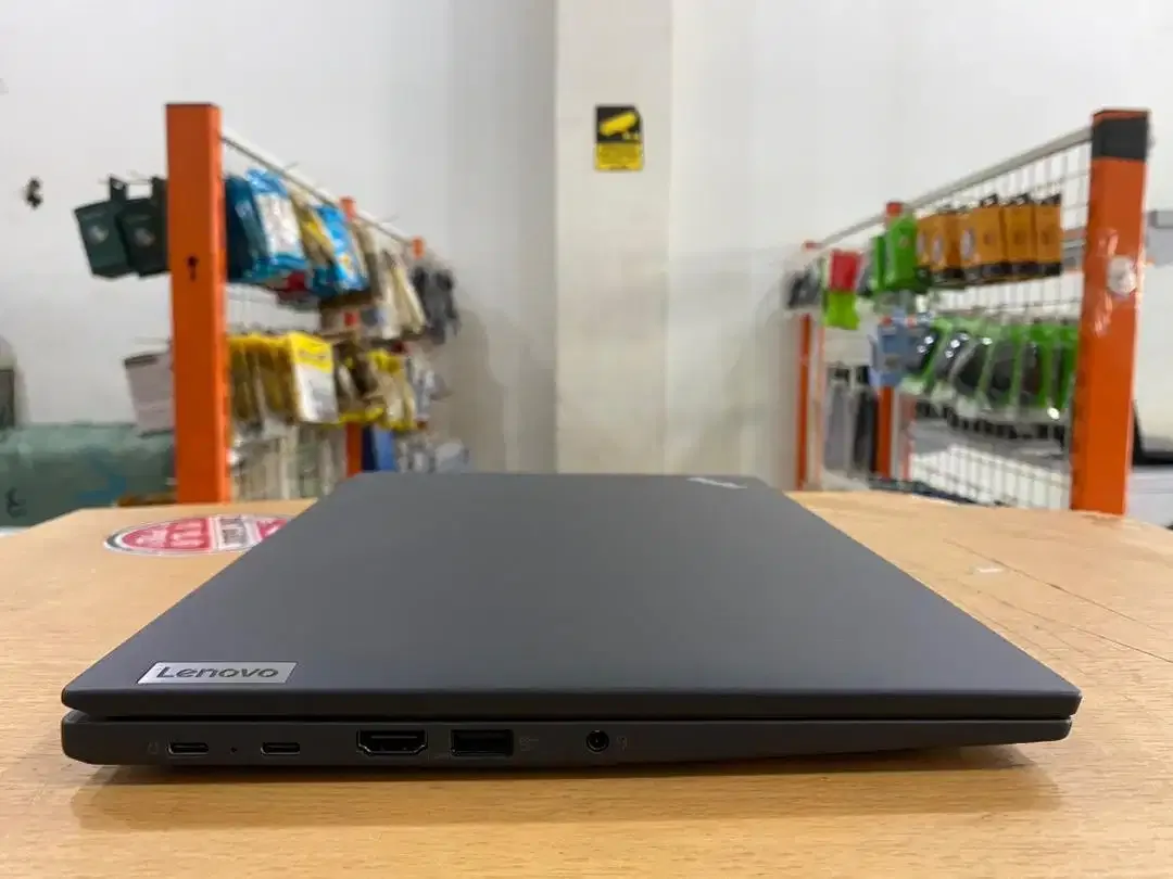 Lenovo ThinkPad T14S G3 Ryzen 5 PRO 6650U Ram 16GB SSD 512GB SlimMulus - Image 6 of 10