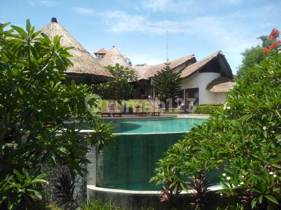 Villa Canggu Murah dengan Taman yang Luas Asri dan Tenang - Image 1 of 4
