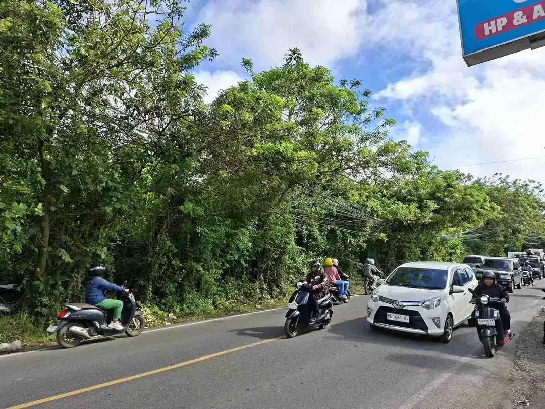 DIKONTRAKKAN TANAH JL. RAYA UTAMA ULUWATU PECATU DEKAT PANTAI BINGIN - Image 1 of 3