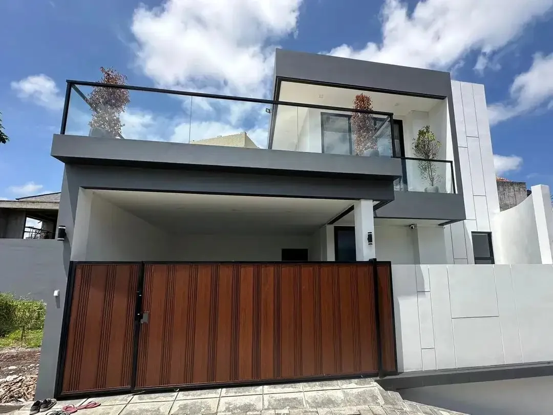 For Sale: Luxurious Modern Villa in Canggu - Image 1 of 10