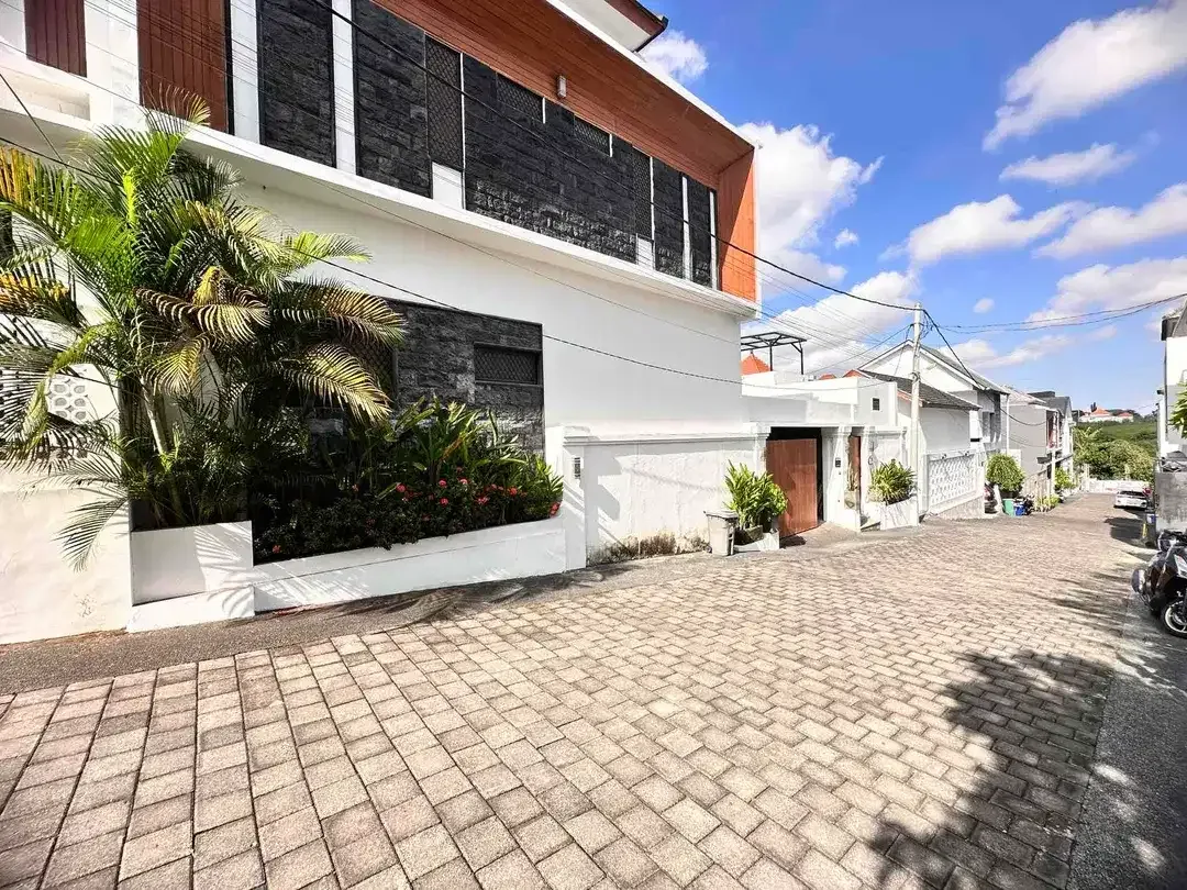 Villa MURAH Kawasan PREMIUM Jl Tumbak Bayuh Pererenan Canggu - Image 4 of 10