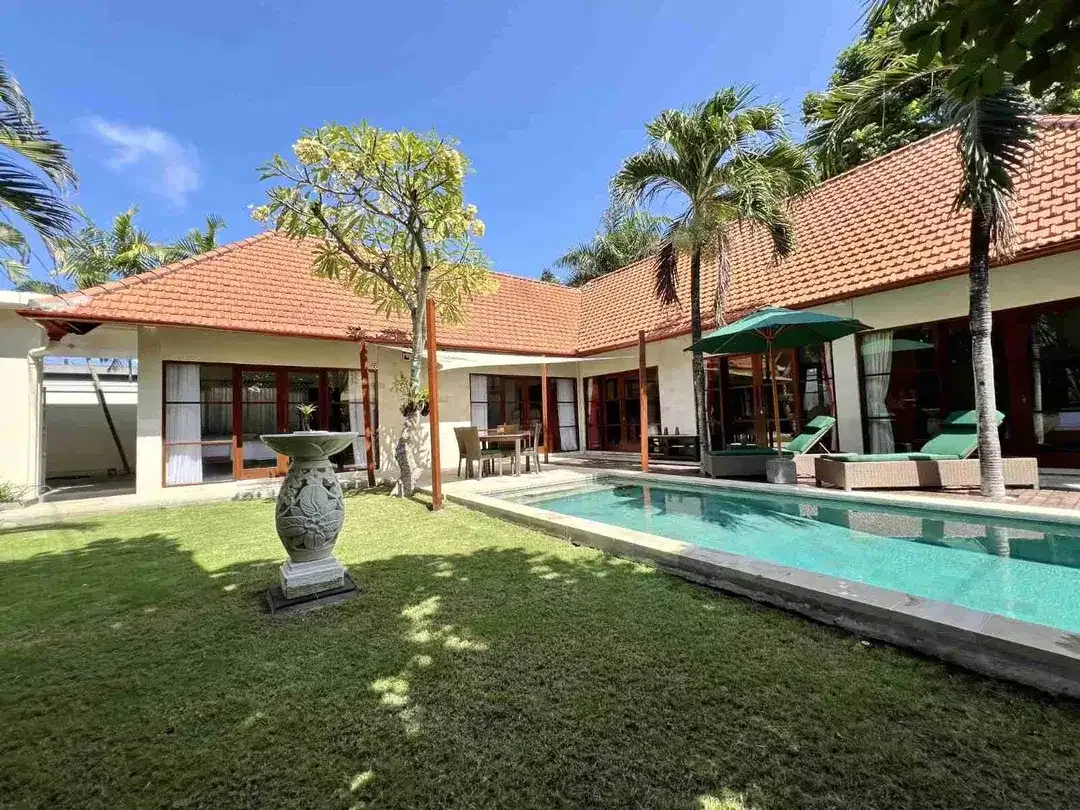 villa beachside jalan pungutan sanur bali - Image 3 of 10