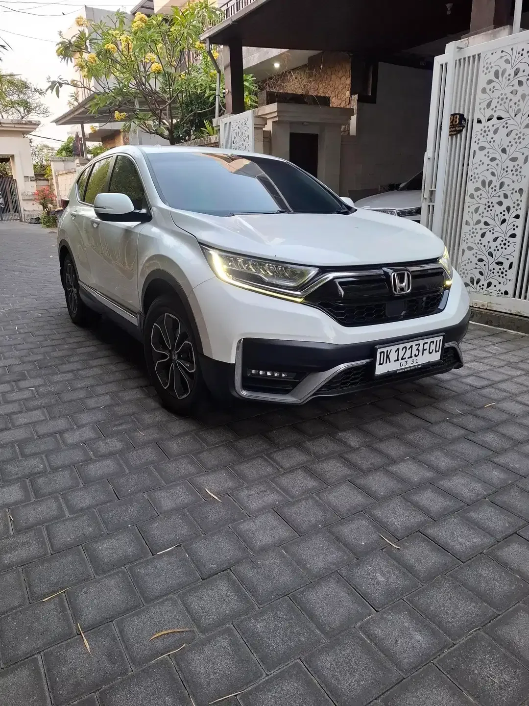 HONDA CRV PRESTIGE 1.5 TURBO SENSING - Image 2 of 6