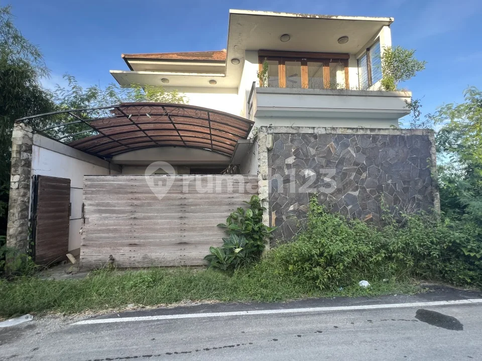 Villa Murah Uluwatu Perlu Renovasi Tanah 200 M2 - Image 1 of 4