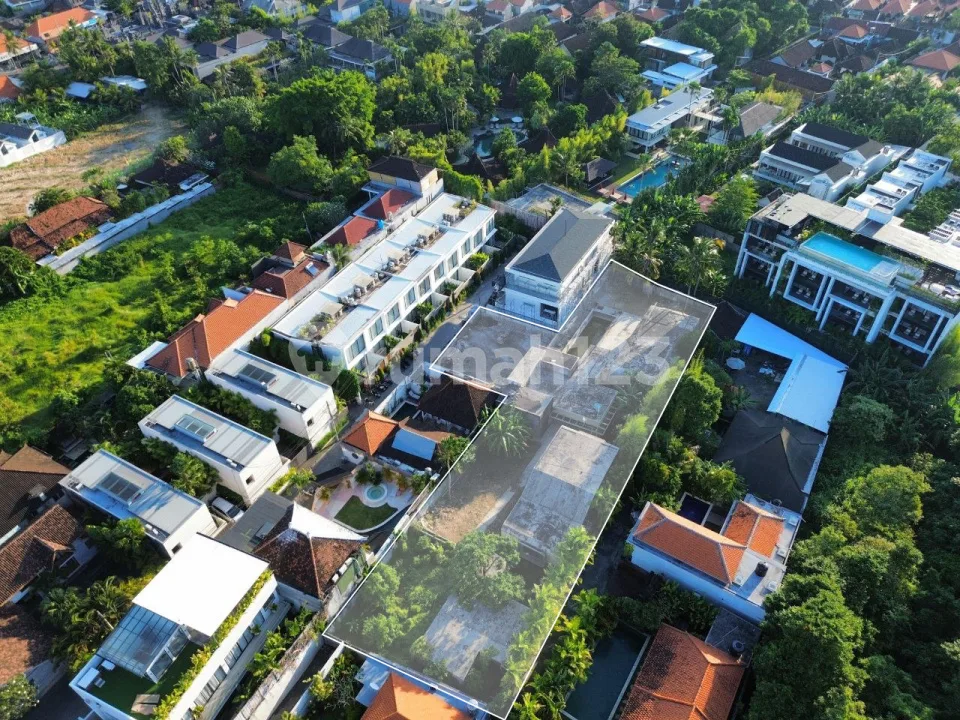 Tanah Murah di Berawa Canggu - Lingkungan Villa 1750M2 - Image 1 of 4