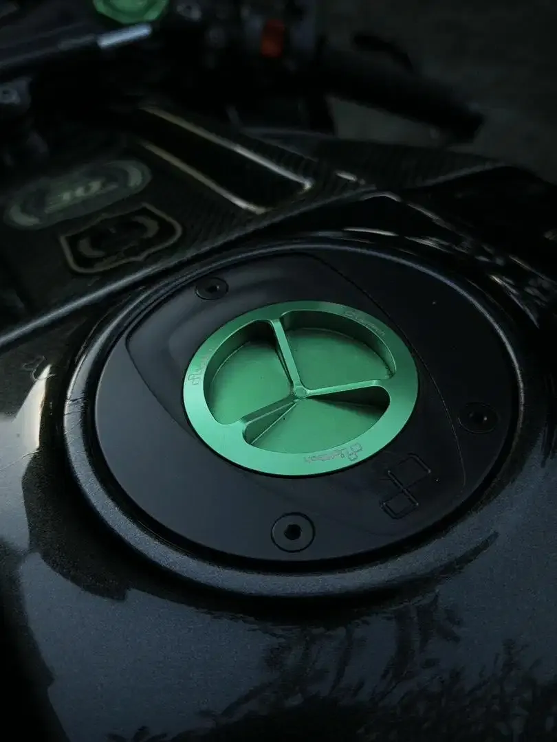 Kawasaki zx10r 2016 hitam - Image 9 of 10