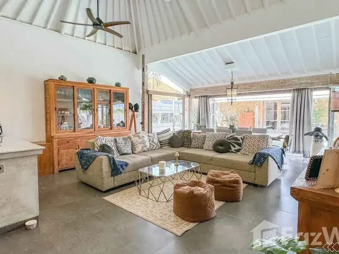 4 Bedroom Villa for rent in Kerobokan, Bali - Image 8 of 10