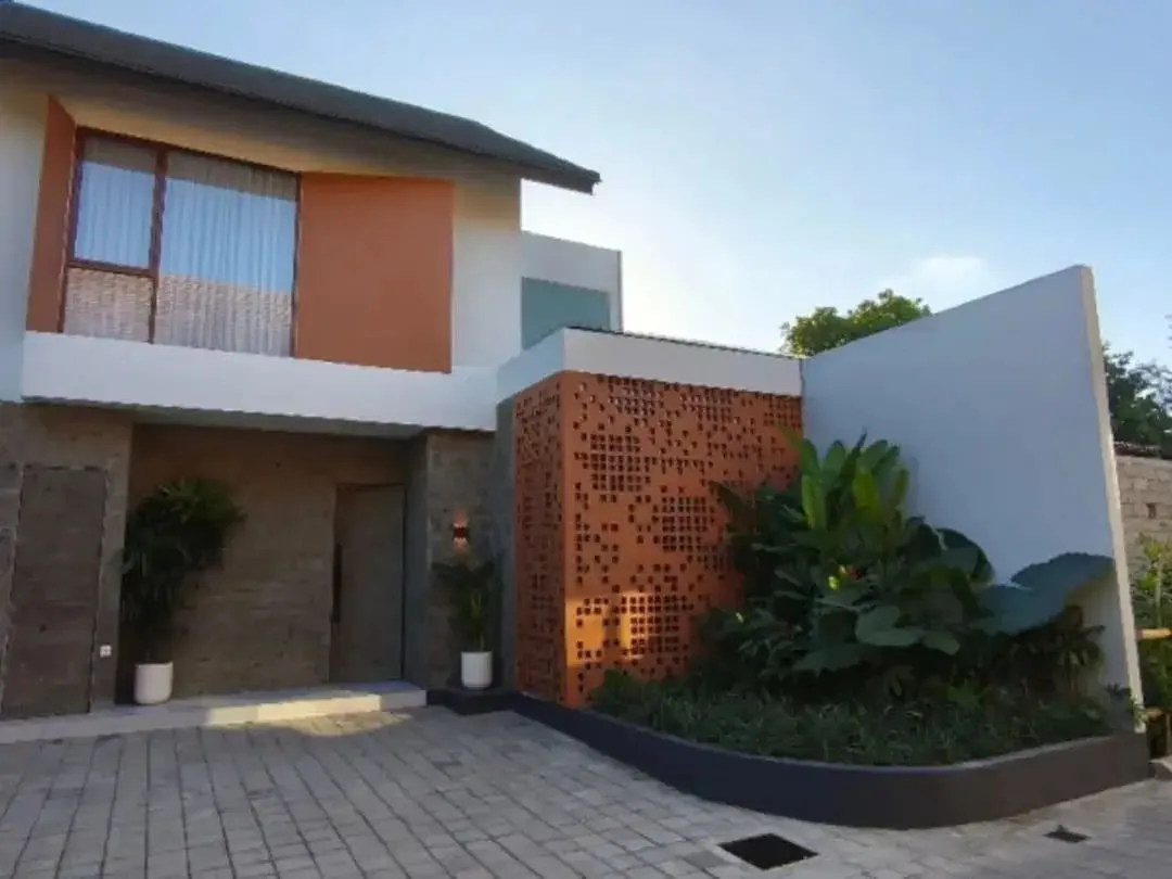 FREEHOLD OR LEASEHOLD STRATEGIC QUIET LUXURY VILLA IN RENON SANUR - Image 10 of 10