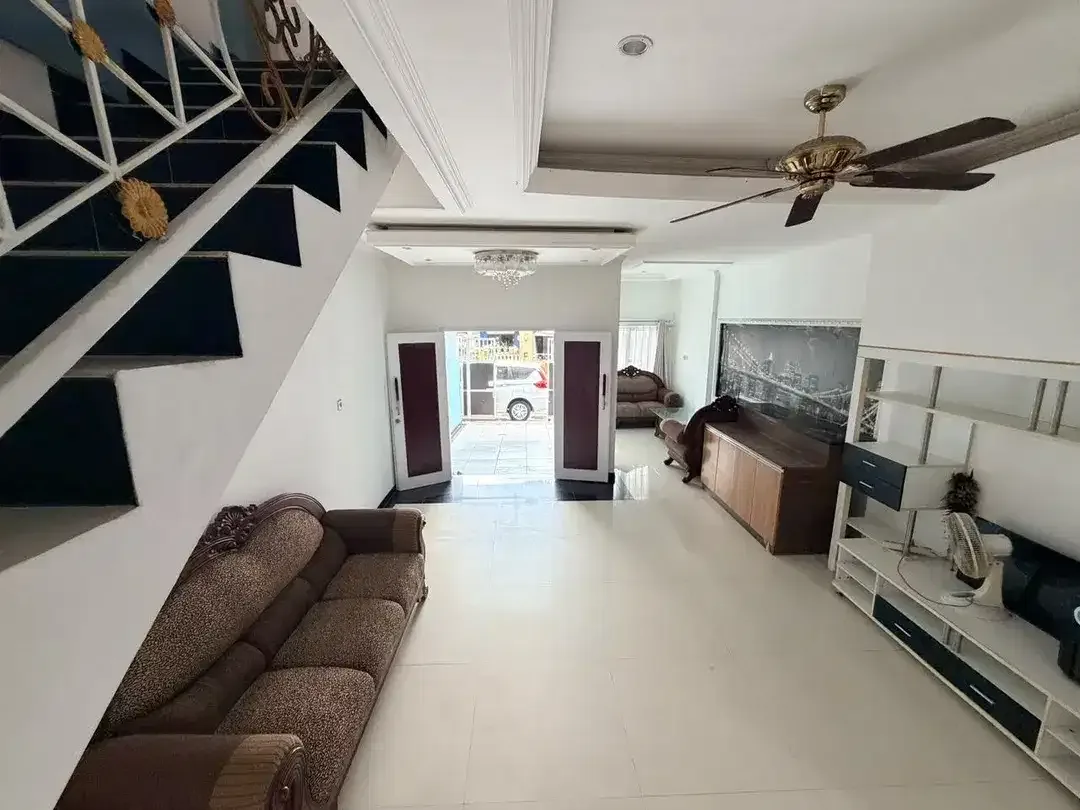 Disewakan Rumah Minimalis 3 Lantai di Taman Griya Jimbaran - Image 3 of 10