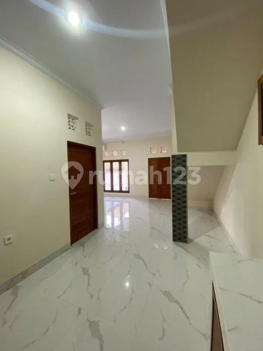 Rumah Baru Gress 2 Lantai Siap Huni Berlokasi Strategis - Image 4 of 4
