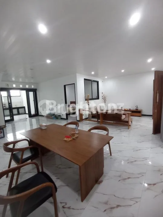 DISEWAKAN RUMAH BARU MINIMALIS 2 LANTAI DI JIMBARAN - Image 4 of 4