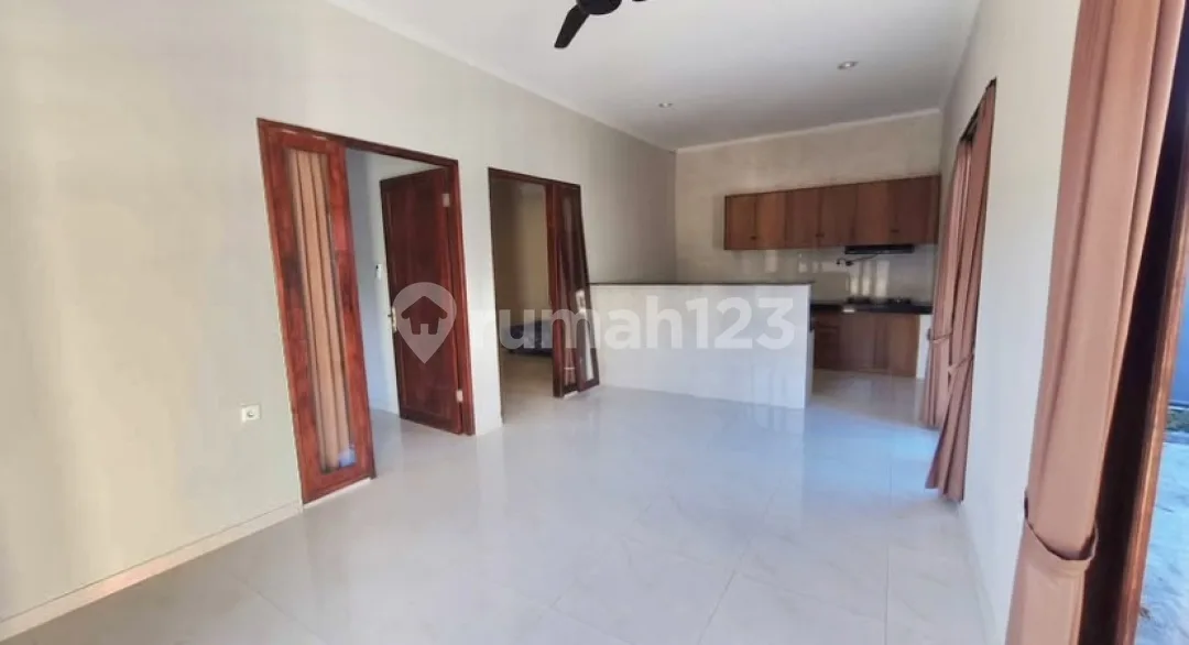 Rumah Baru Siap Huni di Kesambi Kerobokan - Image 2 of 4