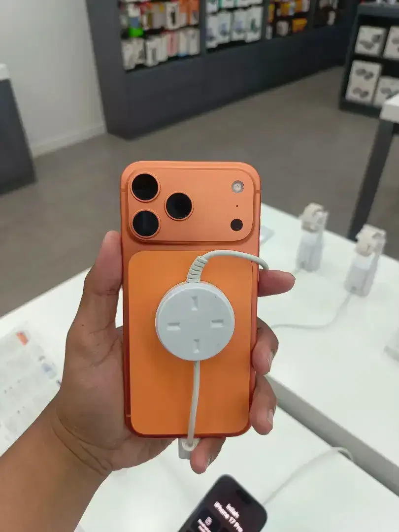 iPhone 17 Pro 256 GB Garansi Resmi - Image 2 of 2
