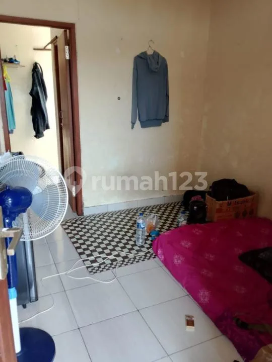 Dijual Kos- Kosan 8 Kamar Luas 2,5 Are SHM. - Image 1 of 4