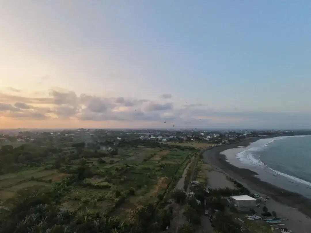 DIJUAL : TANAH BEACH FRONT PANTAI PADANG GALAK DEKAT PELABUHAN SANUR - KESIMAN - DENPASAR - BALI - Image 6 of 6