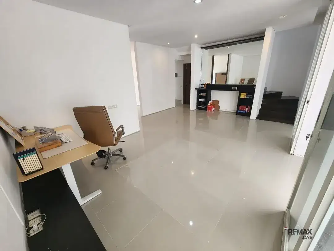 Rumah 2 Lantai non furnished Dijual, di Citraland Denpasar Utara - Image 10 of 10