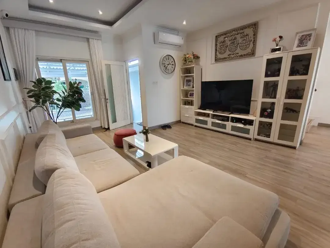 rumah 3 lantai siap huni di puri gading jimbaran,fully furnish,dkt GWK - Image 1 of 10
