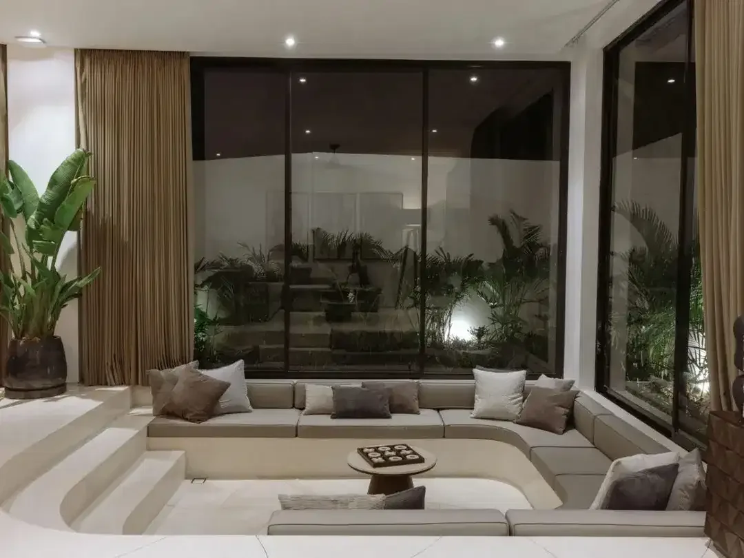 A RARE OCEAN-VIEW 5-BEDROOM LUXURY VILLA IN PERERENAN - Image 10 of 10
