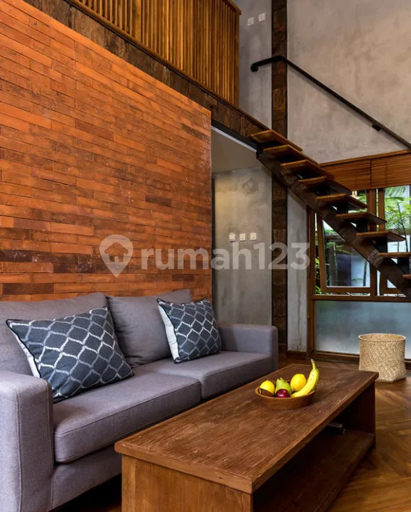 AMR-030.RT | For Monthly Rent Industrial Mezzanine Room Apartment In Jl Dewi Sri Kuta - Image 3 of 4
