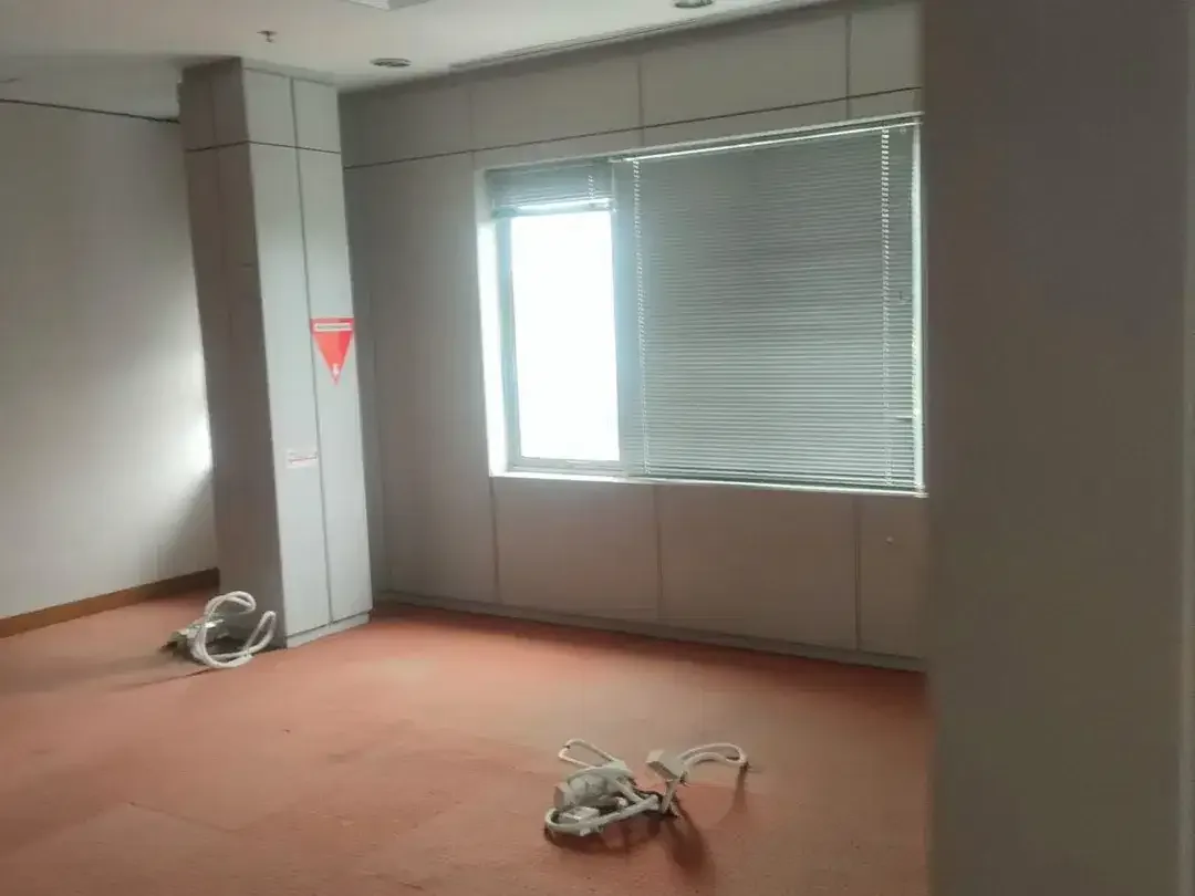 Disewakan Gedung Komersial Premium di Kawasan Teuku Umar – Cocok untuk Kantor, Bank, Klinik & Bisnis Skala Besar - Image 7 of 10
