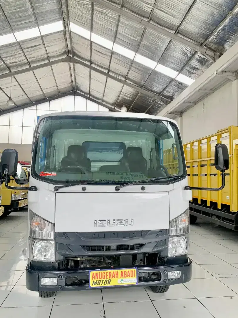 Isuzu Elf Giga Light truck 2022 - Image 1 of 5