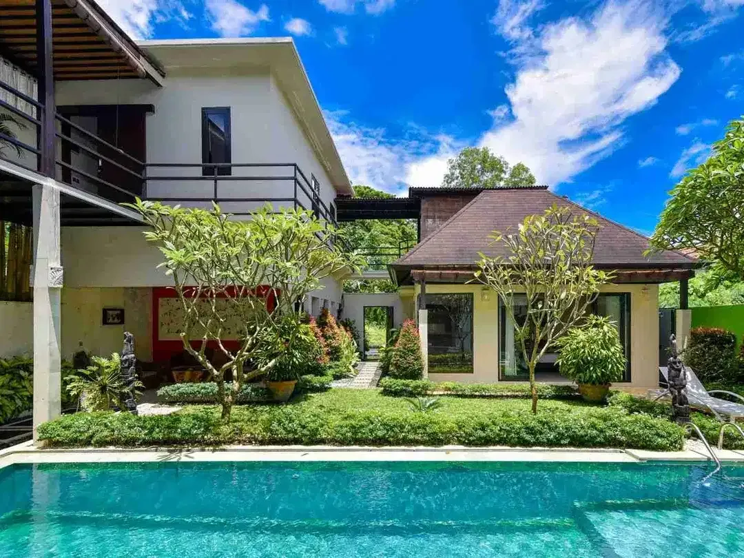 Villa PREMIUM  Beach Side Mertasari Sanur - Image 2 of 10