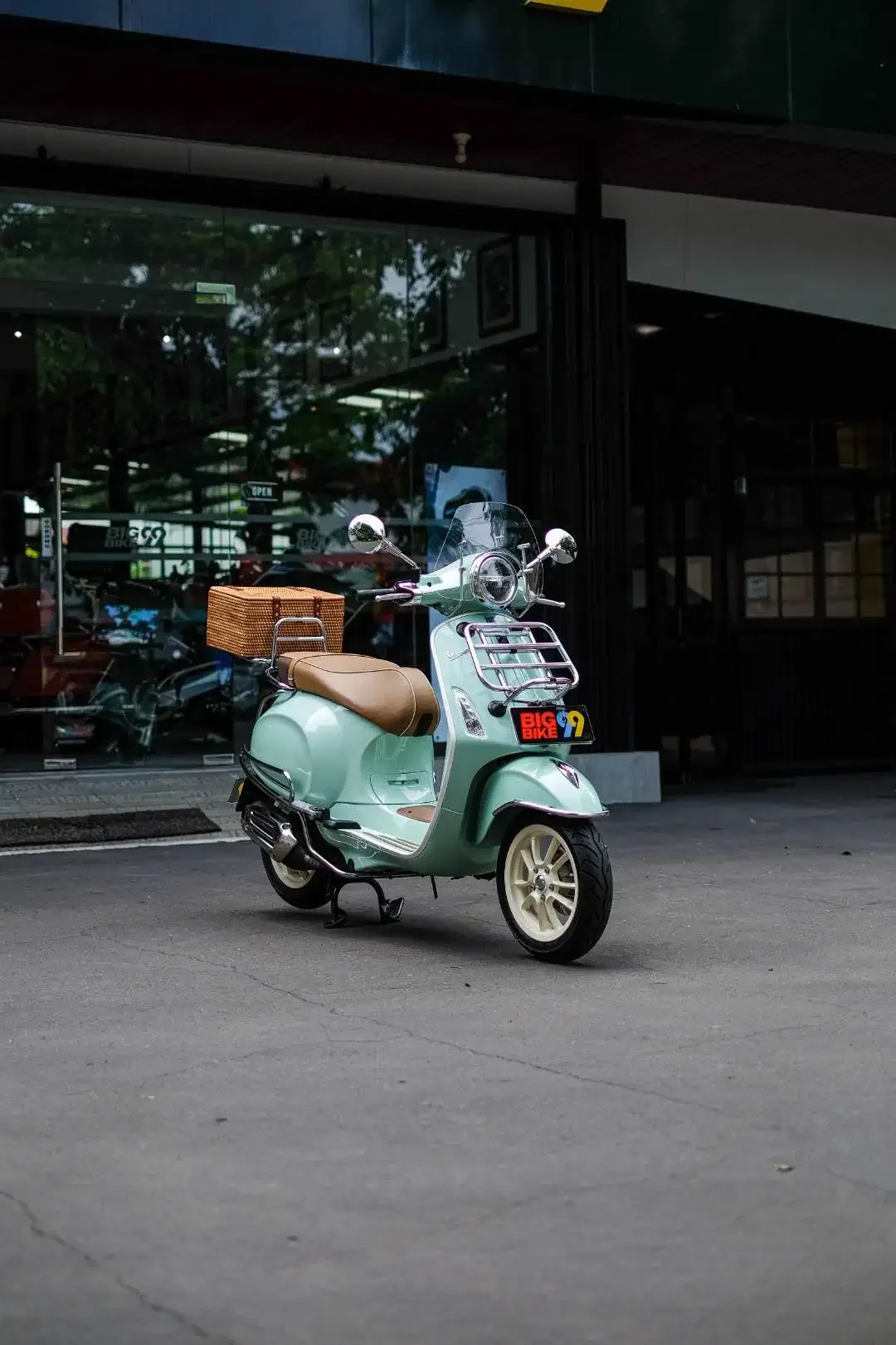 VESPA PIAGGIO PICNIC HIJAU MINT GREEN MINT RELAX GREEN NIK 2021 - Image 1 of 10