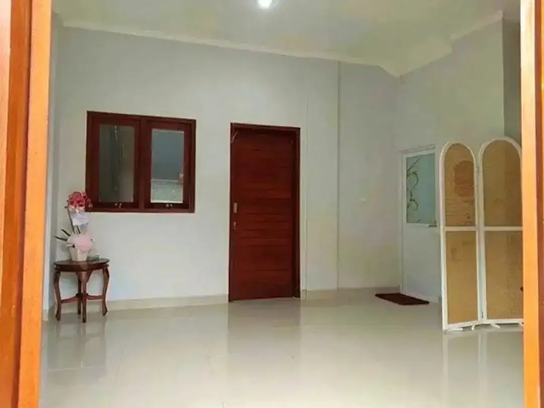 [Amr-064.Gev] Disewakan Bulanan Rumah Baru 2 Lantai di Gatsu Timur – Denpasar - Image 4 of 10