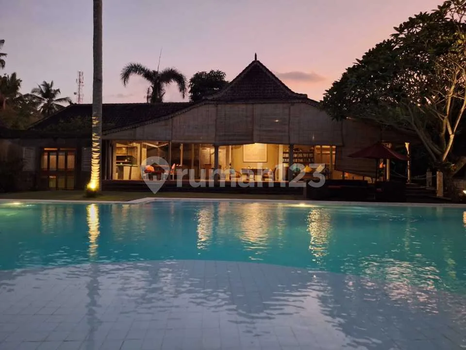 Beachfront Villa Soka Tabanan 3 Bedrooms 30 Are - Image 3 of 4