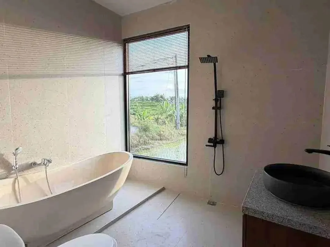 Rent Villa Br Gress 260m2 Ada Rooftop View Sawah Furnish Tumbak Bayuh - Image 9 of 10