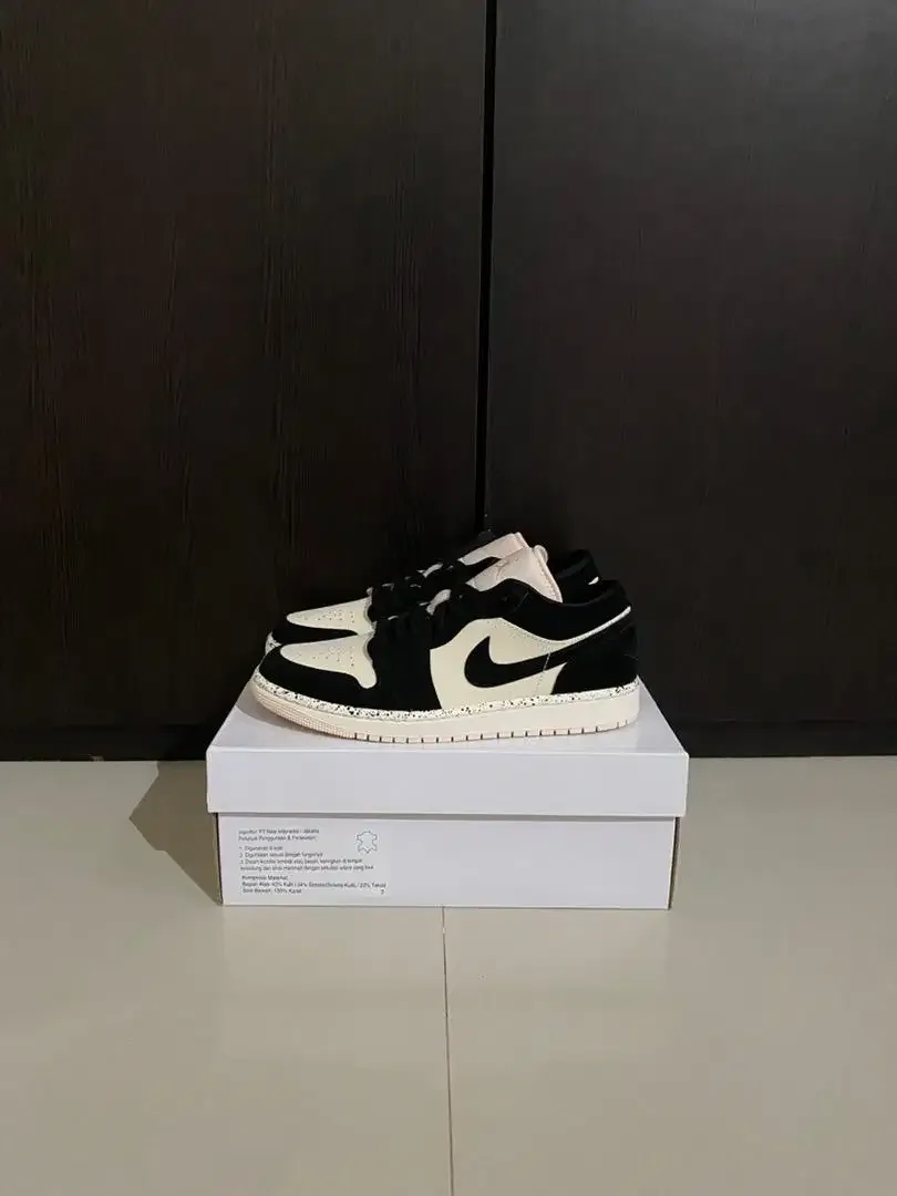 Nike Air Jordan 1 Low Women Guava Ice - Image 3 of 10