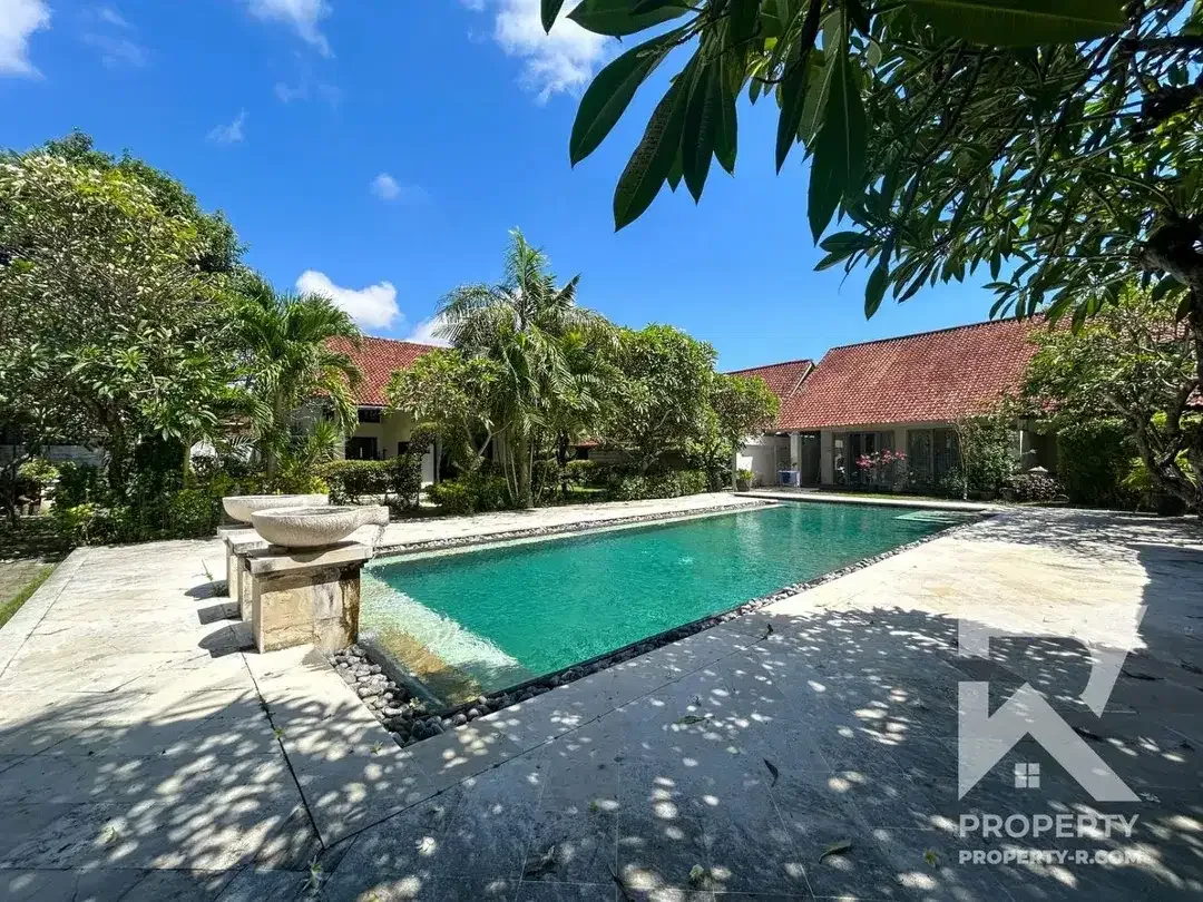 Vila 1 Kamar Tidur 5 Menit ke Pantai Sanur Bali untuk Disewakan Bulanan - Image 2 of 10