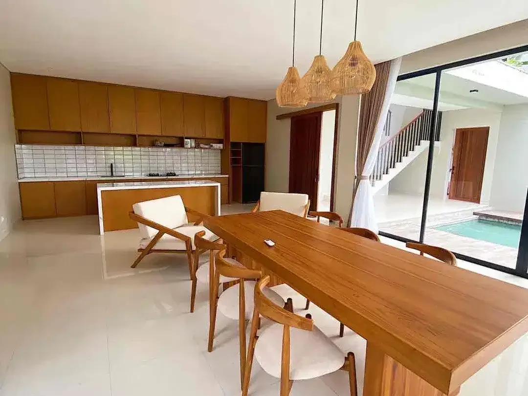 Villa Mewah Tropis Luas di Central Canggu – 4 Kamar Tidur dengan Kolam Renang Pribadi - Image 8 of 10