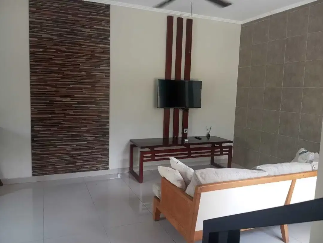 FOR RENT VILLA PRIVAT POOL ONE GATE KAWASAN VILLA DI SEMINYAK - Image 3 of 10