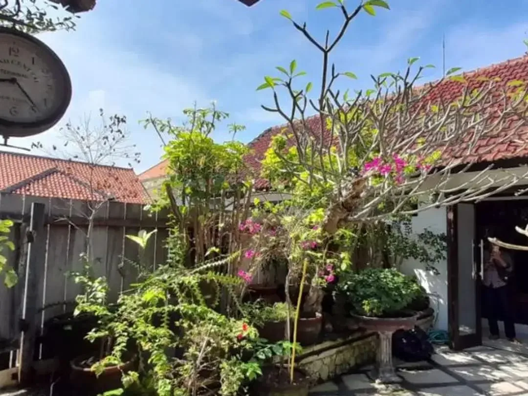 RUMAH STYLE MODERN 2 LANTAI DI KERTA USADA SESETAN DENPASAR, BALI - Image 3 of 10