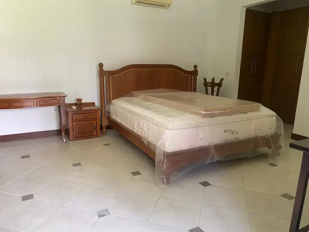 FOR RENT HUNIAN BIG GARDEN 3BR LOKASI SUPER STARTEGIS DI RENON - Image 1 of 10